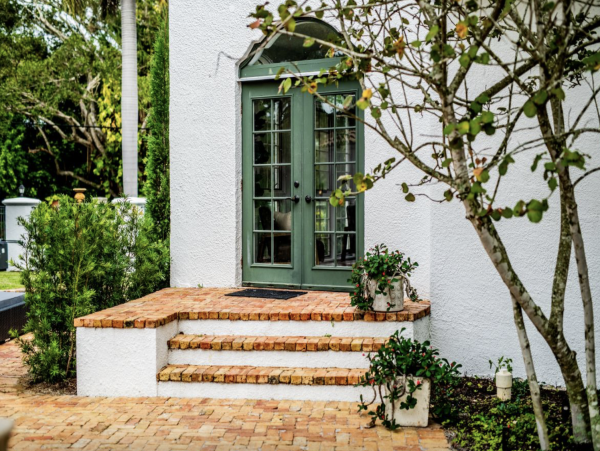 Experience Luxury at this Historic House in Lido Key